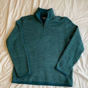 Mens Untuckit large green fleece pullover.